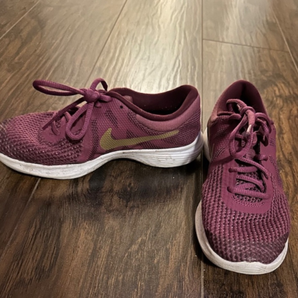 Nike shoes - Picture 6 of 7